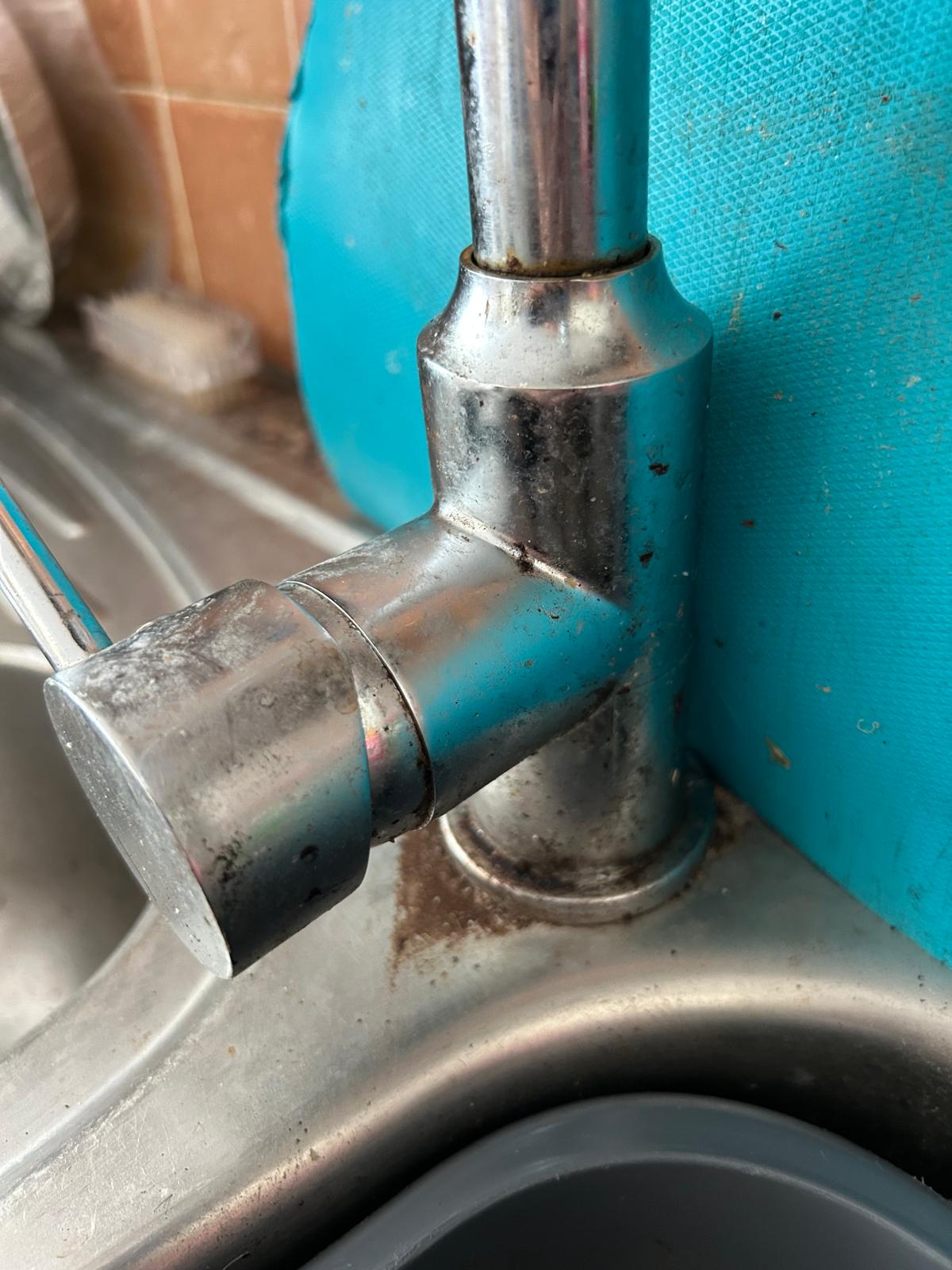 Kitchen tap before cleaning